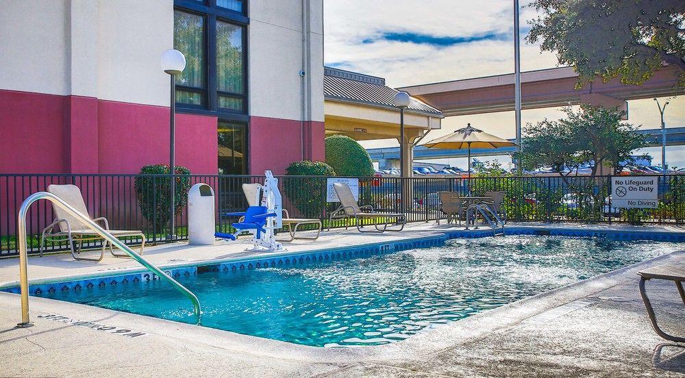 Comfort Inn Dallas North Love Field Airport Bagian luar foto