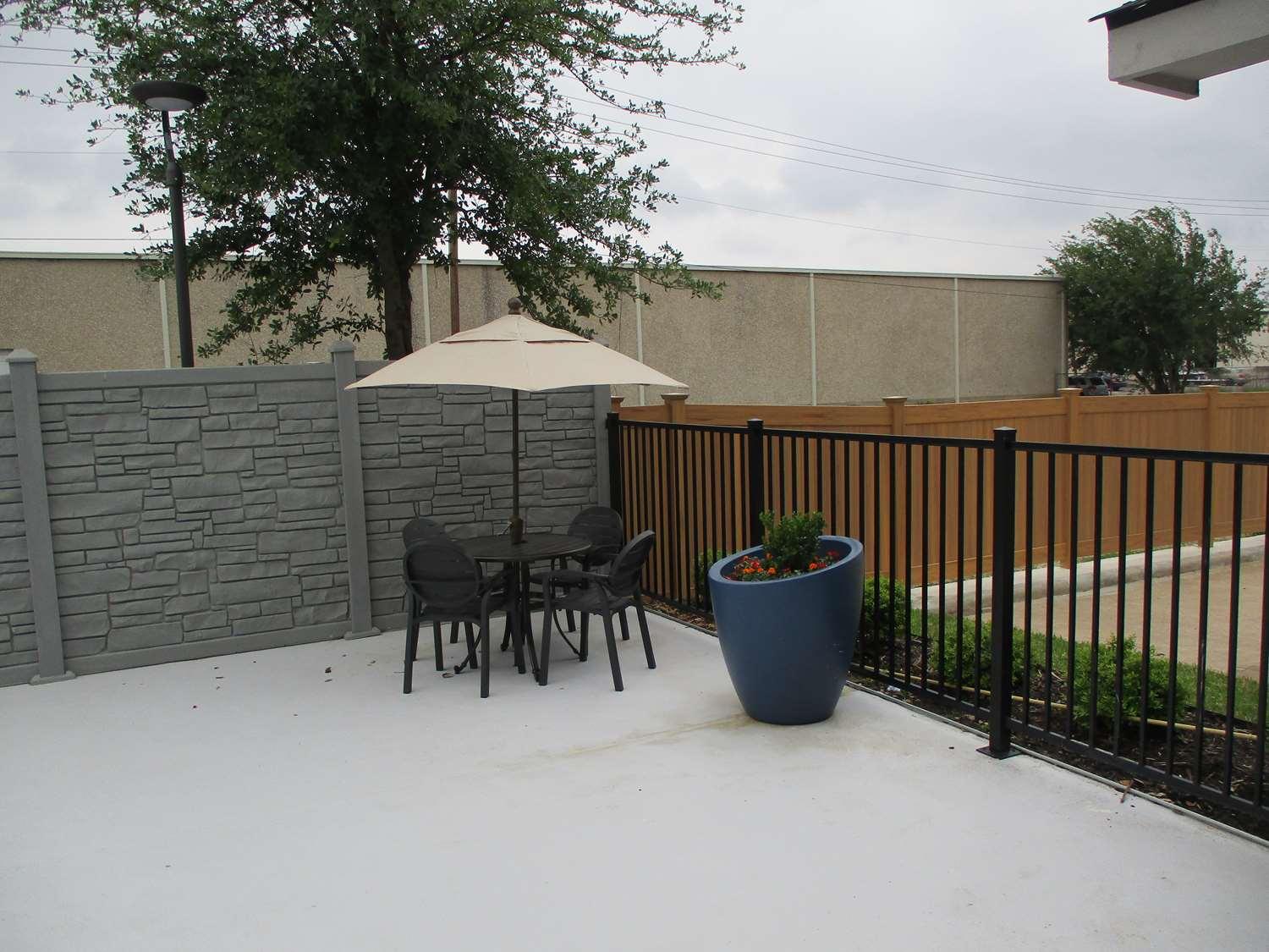 Comfort Inn Dallas North Love Field Airport Bagian luar foto