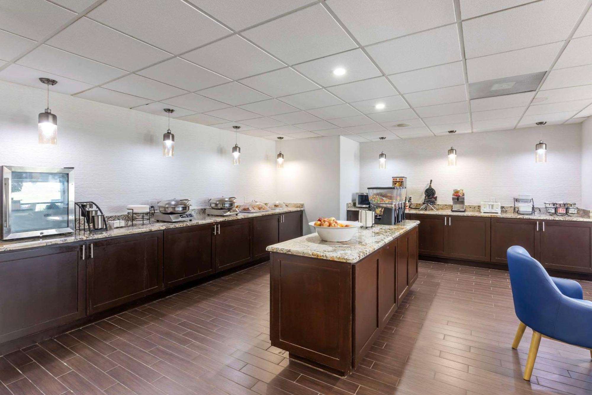 Comfort Inn Dallas North Love Field Airport Bagian luar foto