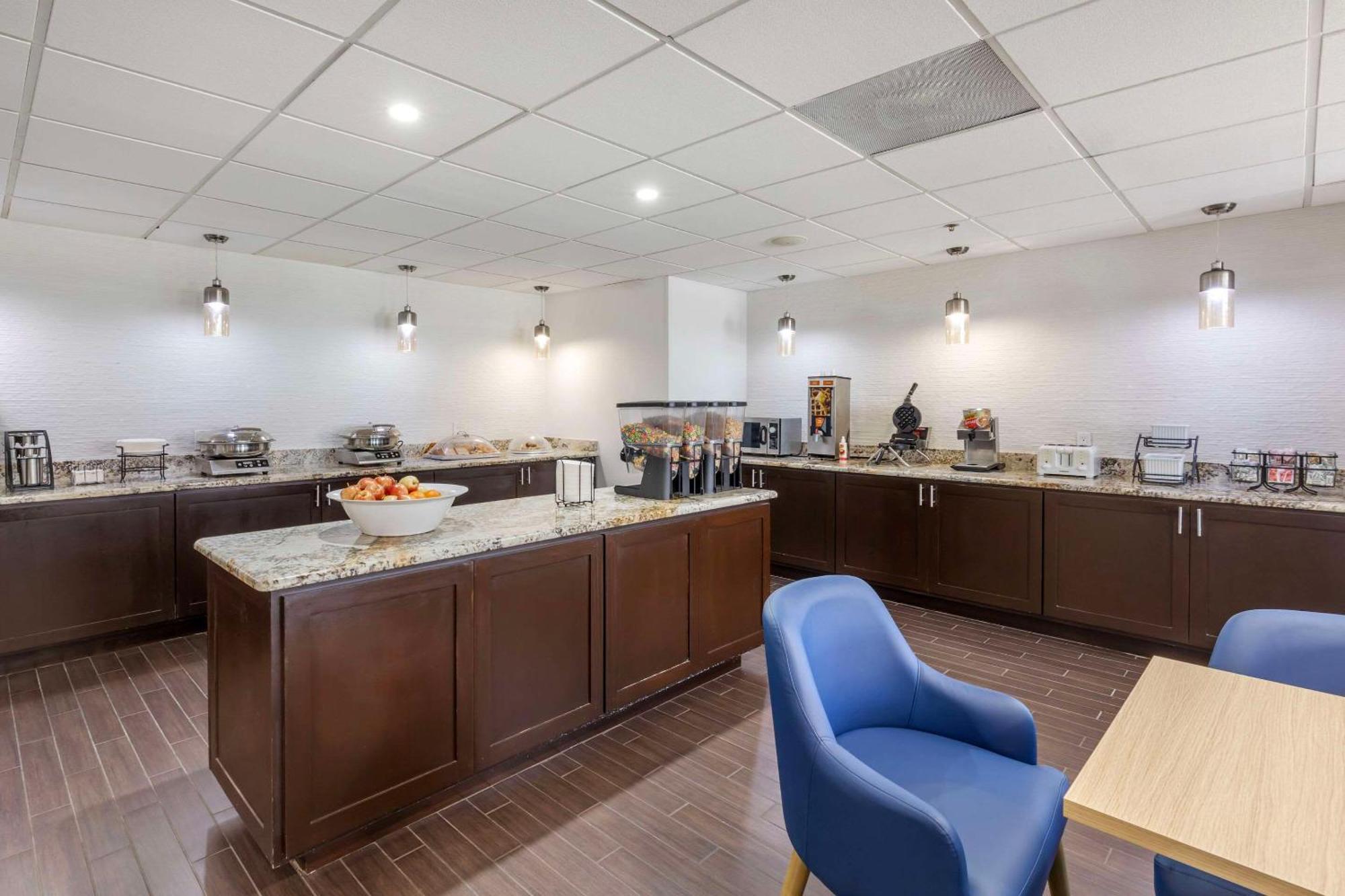 Comfort Inn Dallas North Love Field Airport Bagian luar foto