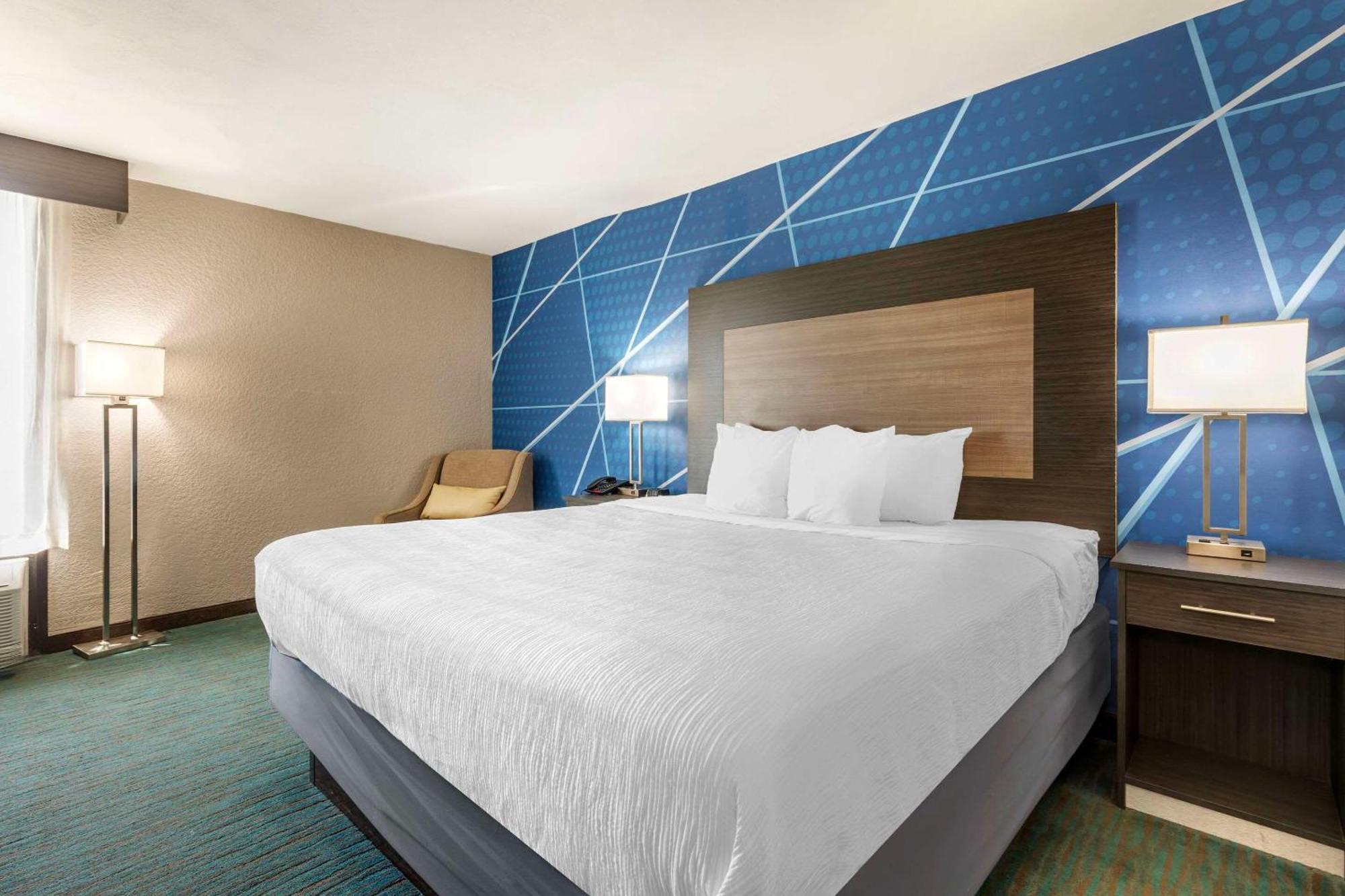 Comfort Inn Dallas North Love Field Airport Bagian luar foto