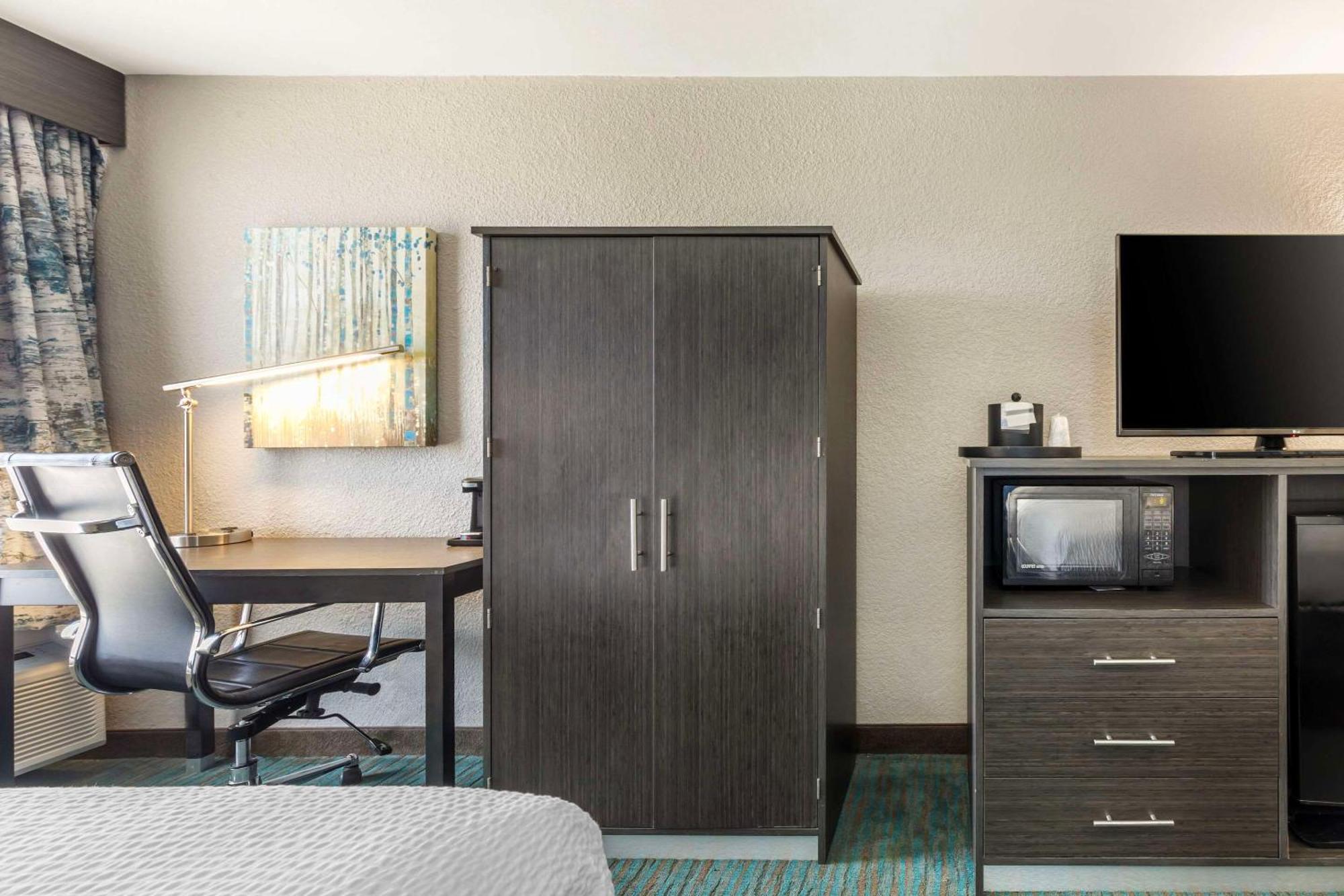 Comfort Inn Dallas North Love Field Airport Bagian luar foto